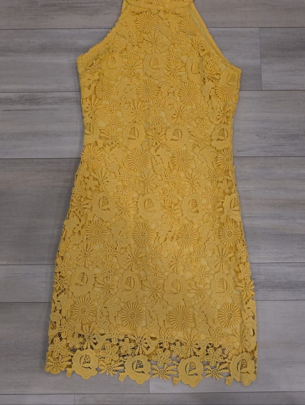 Lulus Yellow Floral Lace Halter Midi Dress Size Small Crochet Lace Fit & Flare - Picture 3 of 9